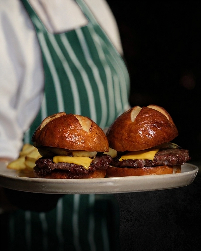 voyn-kitchen-burger-service